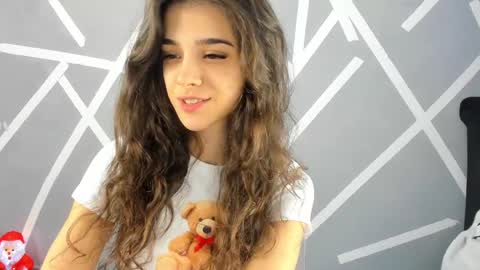 Aylin  online show from 12.04.24