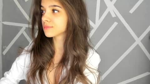 Aylin  online show from 01.03.25
