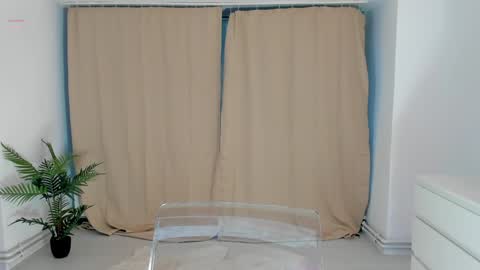 Snapshot of babyaylin chatting on 10.14.25 Aylin online show from 10.14.25