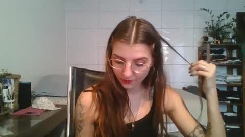 Snapshot of babydemon6 chatting on 09.17.25 babydemon6 online show from 09.17.25