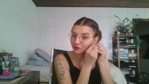 Snapshot of babydemon6 chatting on 09.19.25 babydemon6 online show from 09.19.25