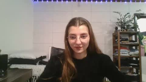 Snapshot of babydemon6 chatting on 09.27.25 babydemon6 online show from 09.27.25