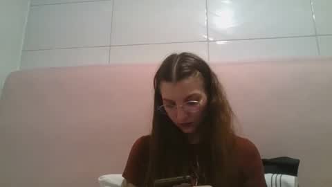 Snapshot of babydemon6 chatting on 09.30.25 babydemon6 online show from 09.30.25