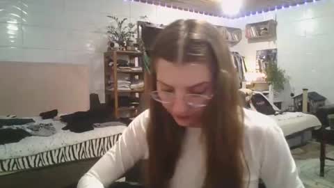 Snapshot of babydemon6 chatting on 10.02.25 babydemon6 online show from 10.02.25