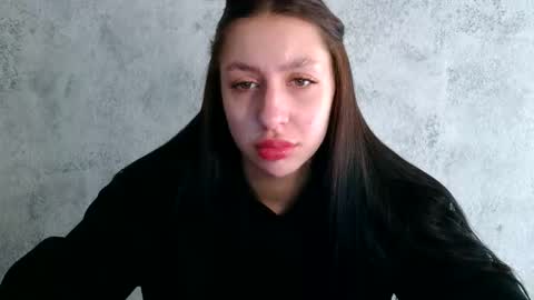 Snapshot of babyfoxie18 chatting on 09.11.25 Roxie online show from 09.11.25