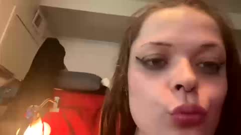 Snapshot of babyjeanscreams chatting on 10.09.25 babyjeanscreams online show from 10.09.25