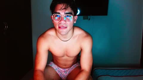 Snapshot of babysebasxxx chatting on 10.24.25 sebas online show from 10.24.25