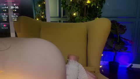 Snapshot of babyyli chatting on 03.07.25 Chloe online show from 03.07.25