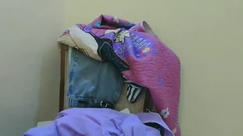 Snapshot of babyyolly chatting on 09.16.25 babyyolly online show from 09.16.25