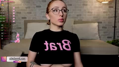 Snapshot of babyyyluna chatting on 10.24.25 BabyyyLuna online show from 10.24.25