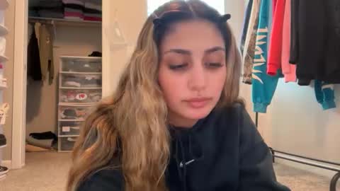 Snapshot of badbihdani18 chatting on 05.19.26 badbihdani18 online show from 05.19.26
