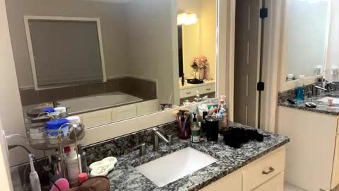 Snapshot of badboyson65 chatting on 02.23.25 HotWifeFun32 online show from 02.23.25