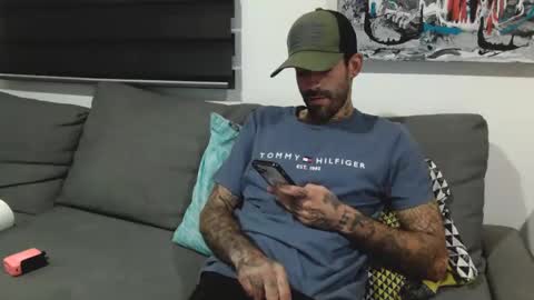 Snapshot of badcouple_ chatting on 09.20.25 BadCouple online show from 09.20.25