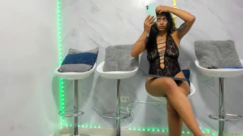 Snapshot of badgirls_000 chatting on 02.01.25 candy and dayan online show from 02.01.25