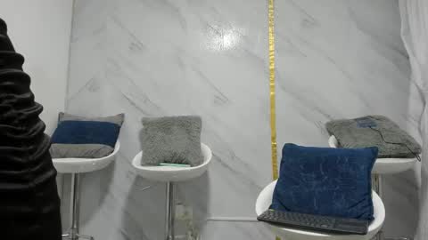 Snapshot of badgirls_000 chatting on 02.06.25 candy and dayan online show from 02.06.25