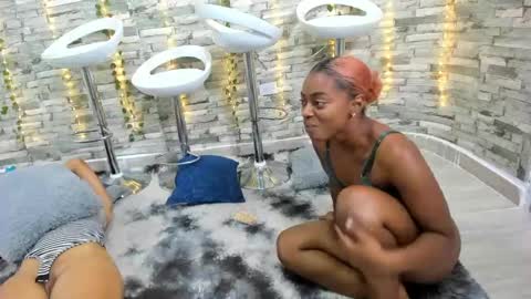 Snapshot of badgirls_000 chatting on 03.11.25 candy and dayan online show from 03.11.25