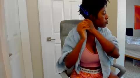 badgurldnay online show from 09.16.25