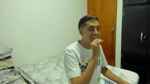 Juan Help us reach 100 likes online show from 09.10.25