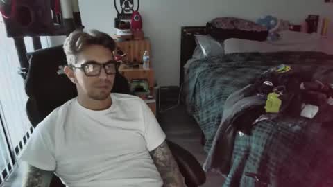 Couple of Bad Rabbits online show from 06.01.26