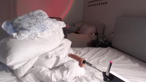 Snapshot of badsusan chatting on 09.16.25 Susie  online every day except weekends    lets use FACK MACHINE in pvt online show from 09.16.25