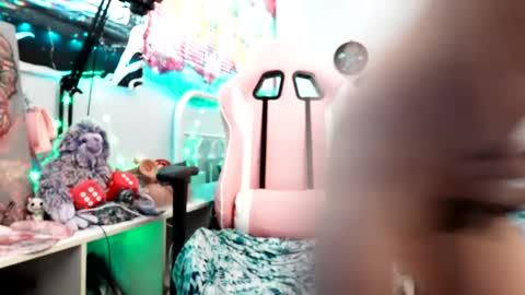Bae Bae Blue online show from 12.05.24