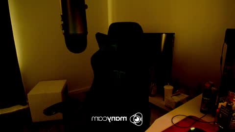 Snapshot of baftez chatting on 01.26.25 Baffels online show from 01.26.25