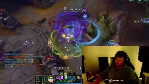 Snapshot of baftez chatting on 02.09.25 Baffels online show from 02.09.25