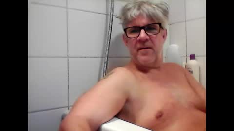 baggelina75 online show from 01.14.25