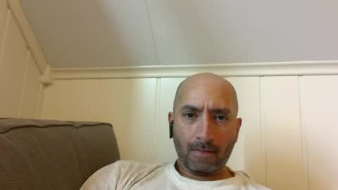 Snapshot of bakkis chatting on 03.05.25 bakkis online show from 03.05.25