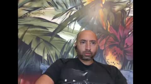 Snapshot of bakkis chatting on 10.12.25 bakkis online show from 10.12.25