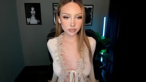 Snapshot of baklajan1907 chatting on 10.27.25 Baklajan online show from 10.27.25