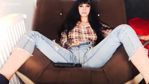 Snapshot of balleyfire chatting on 12.19.24 Amy online show from 12.19.24