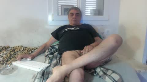 Snapshot of bambino6060 chatting on 01.21.25 bambino6060 online show from 01.21.25