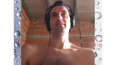 Snapshot of banana_argen_15 chatting on 01.16.25 Ezequiel online show from 01.16.25