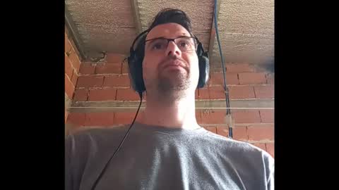 Snapshot of banana_argen_15 chatting on 10.23.25 Ezequiel online show from 10.23.25