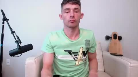 bananacurvesleft online show from 06.23.26