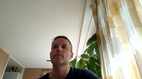 Snapshot of bananasplit1900 chatting on 10.18.25 bananasplit1900 online show from 10.18.25