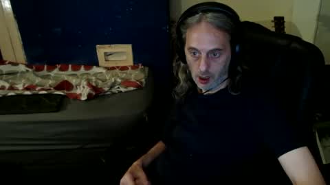 Snapshot of bangintoleather chatting on 05.27.26 bangintoleather online show from 05.27.26