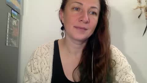 Snapshot of barbara_cook chatting on 10.30.25 Barbara online show from 10.30.25