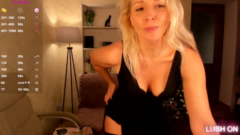 Snapshot of barbara_summers chatting on 01.11.25 Barbara online show from 01.11.25