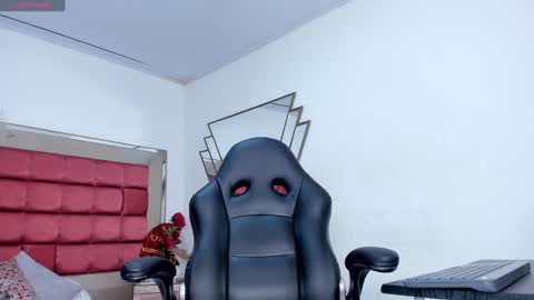 Snapshot of barbaraknox_ chatting on 12.31.24 Barbara  online show from 12.31.24