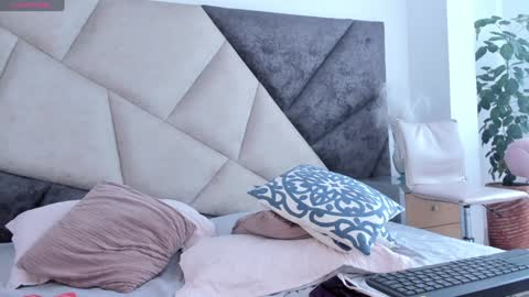 Snapshot of barbaraknox_ chatting on 01.13.25 Barbara  online show from 01.13.25