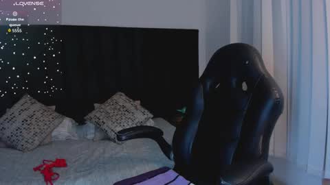 Snapshot of barbaraknox_ chatting on 10.11.25 Barbara  online show from 10.11.25