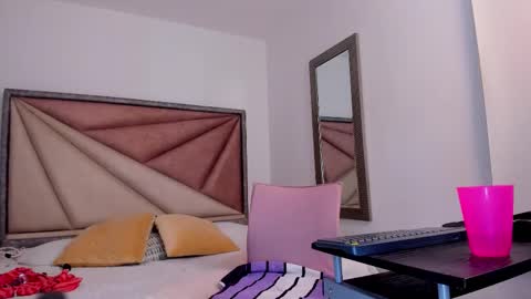 Snapshot of barbaraknox_ chatting on 10.29.25 Barbara  online show from 10.29.25