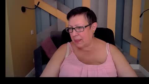 Snapshot of barbaraturners chatting on 09.21.25 barbaraturners online show from 09.21.25