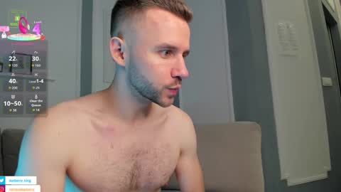 Snapshot of barberryx chatting on 09.20.25 ENRIQUE online show from 09.20.25