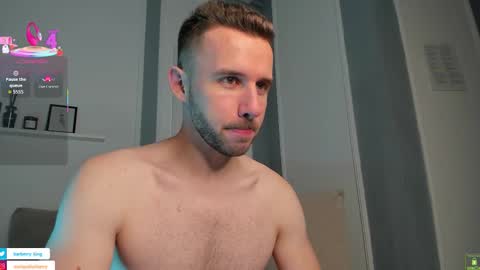 Snapshot of barberryx chatting on 10.10.25 ENRIQUE online show from 10.10.25