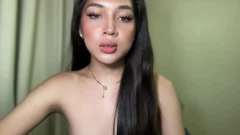 Snapshot of barbie_ford_ chatting on 02.05.25 barbie_ford_ online show from 02.05.25