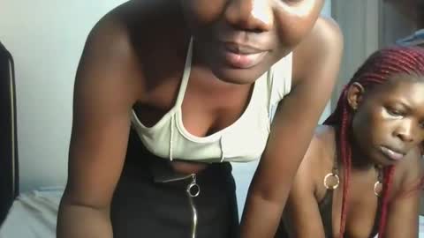 Snapshot of barbie_queen2 chatting on 09.18.25 queen online show from 09.18.25