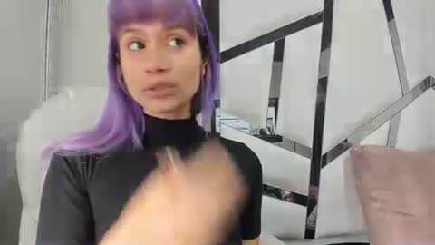 Snapshot of barbieambarx chatting on 10.01.25 Barbie online show from 10.01.25